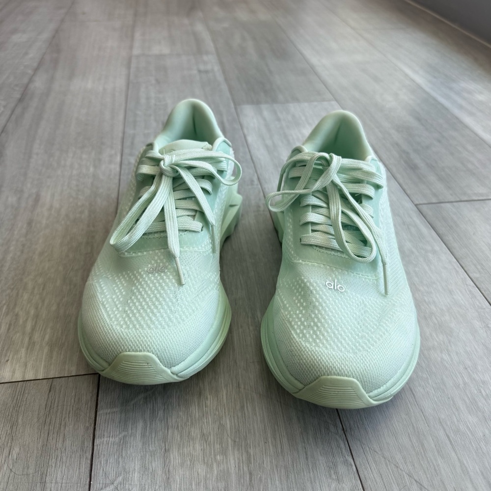 All Yoga Runner Spearmint Running Shoes - Picture 2 of 6